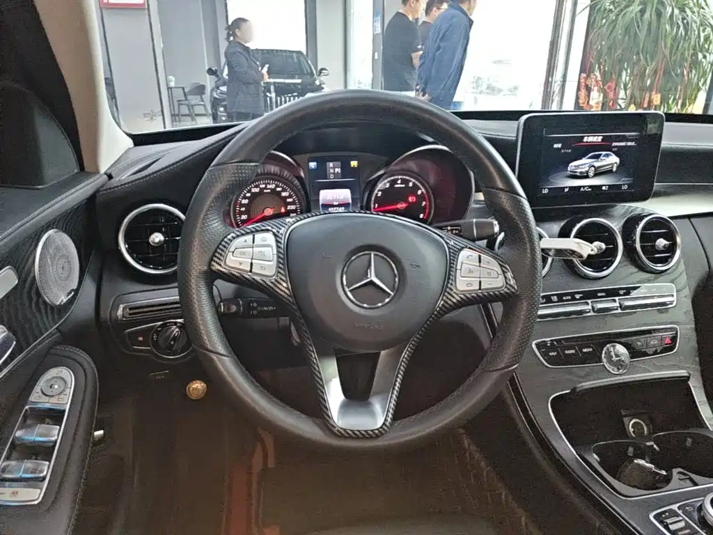 Mercedes-Benz C-Class — миниатюра 11