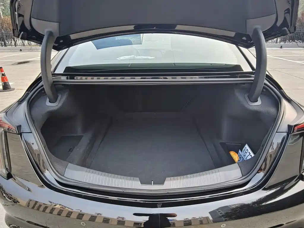 Cadillac CT5 — миниатюра 18