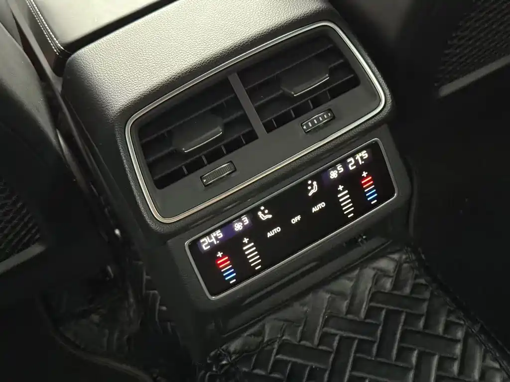 Audi A6L — миниатюра 11