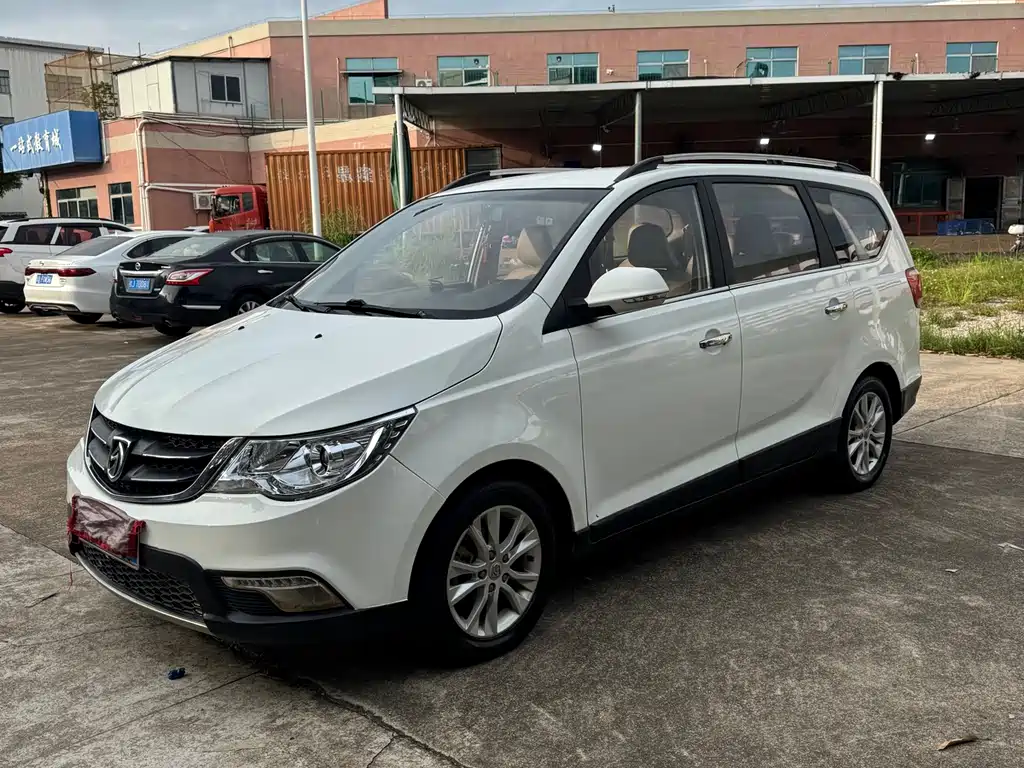 Baojun 730 2015