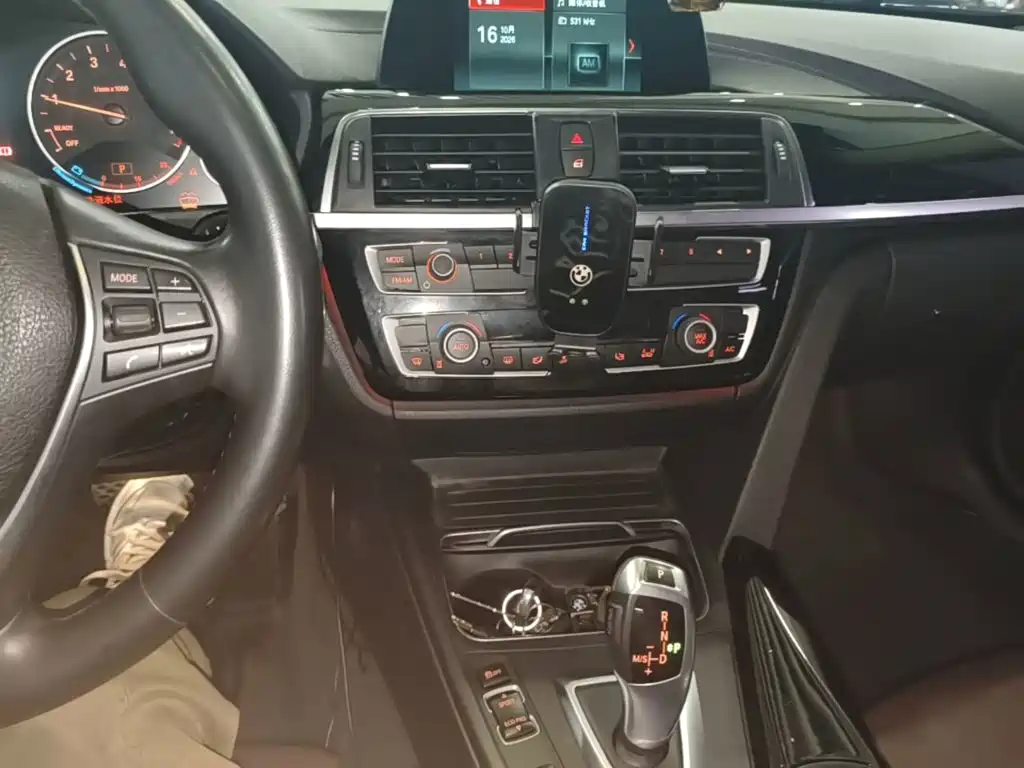 BMW 3 Series — миниатюра 13
