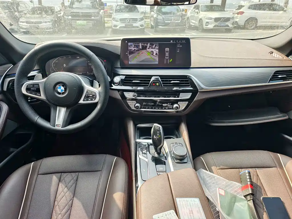 BMW 5 Series — миниатюра 5