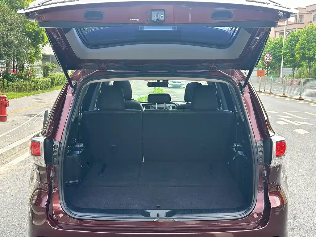 Toyota Highlander — миниатюра 11