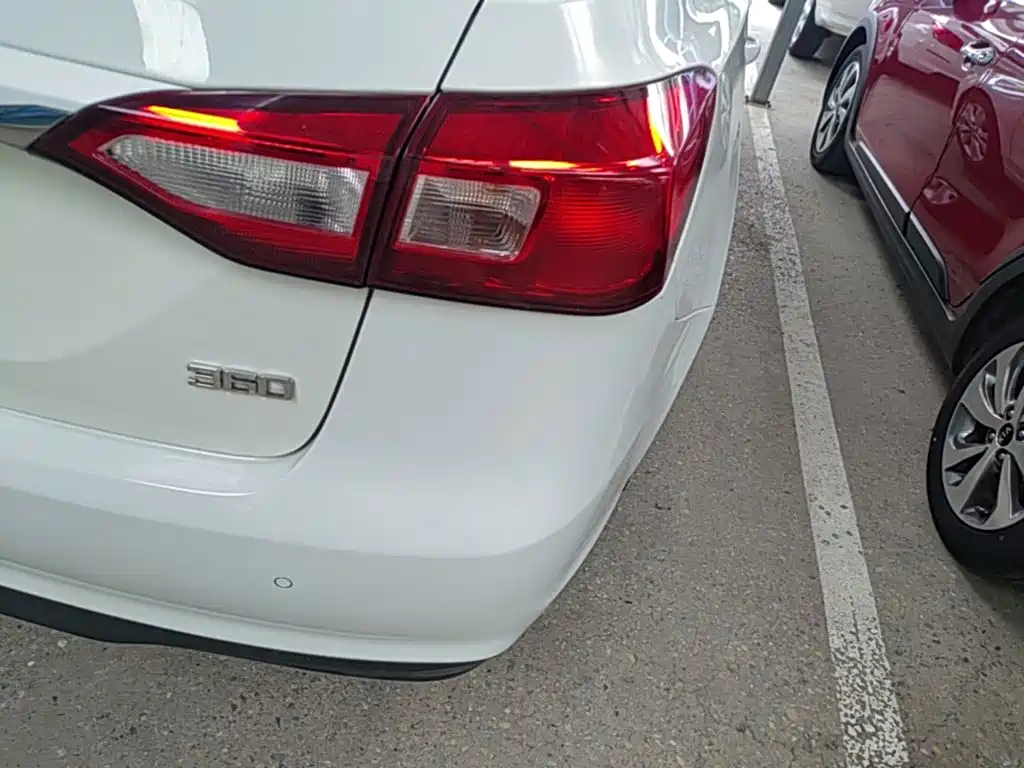 Roewe 360 — миниатюра 8