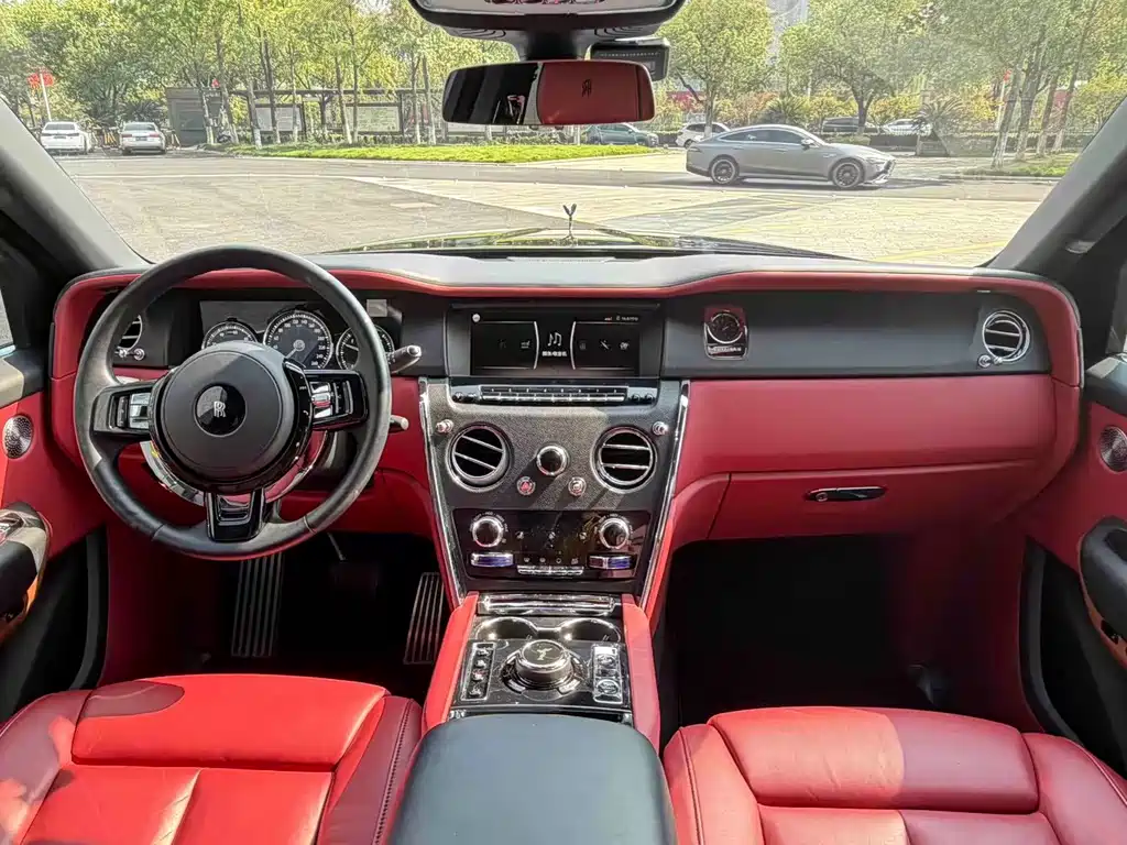 Rolls-Royce Cullinan — миниатюра 5