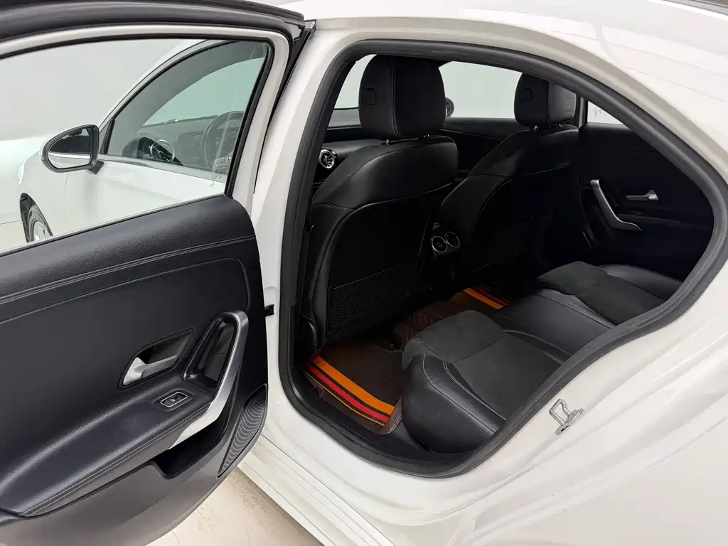 Mercedes-Benz A-Class — миниатюра 10