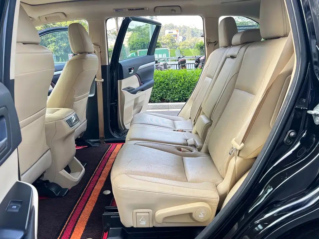 Toyota Highlander — миниатюра 14