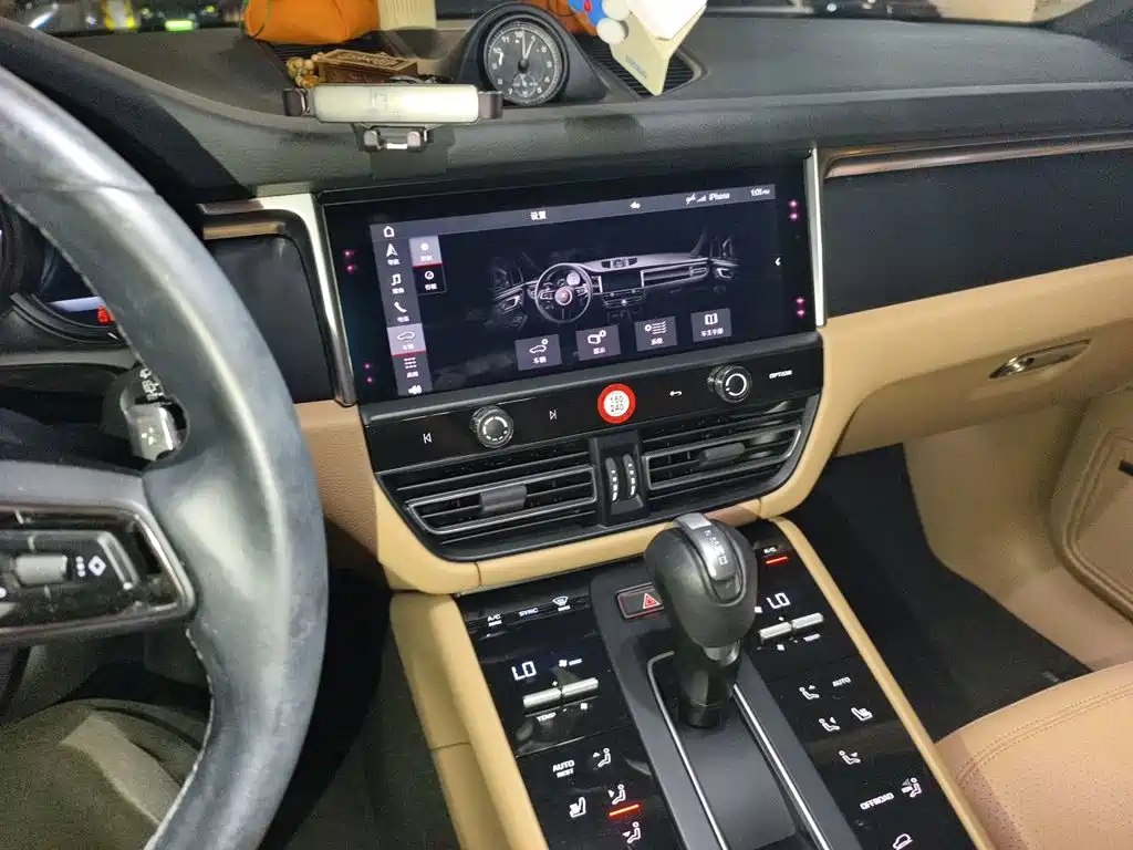 Porsche Macan — миниатюра 9