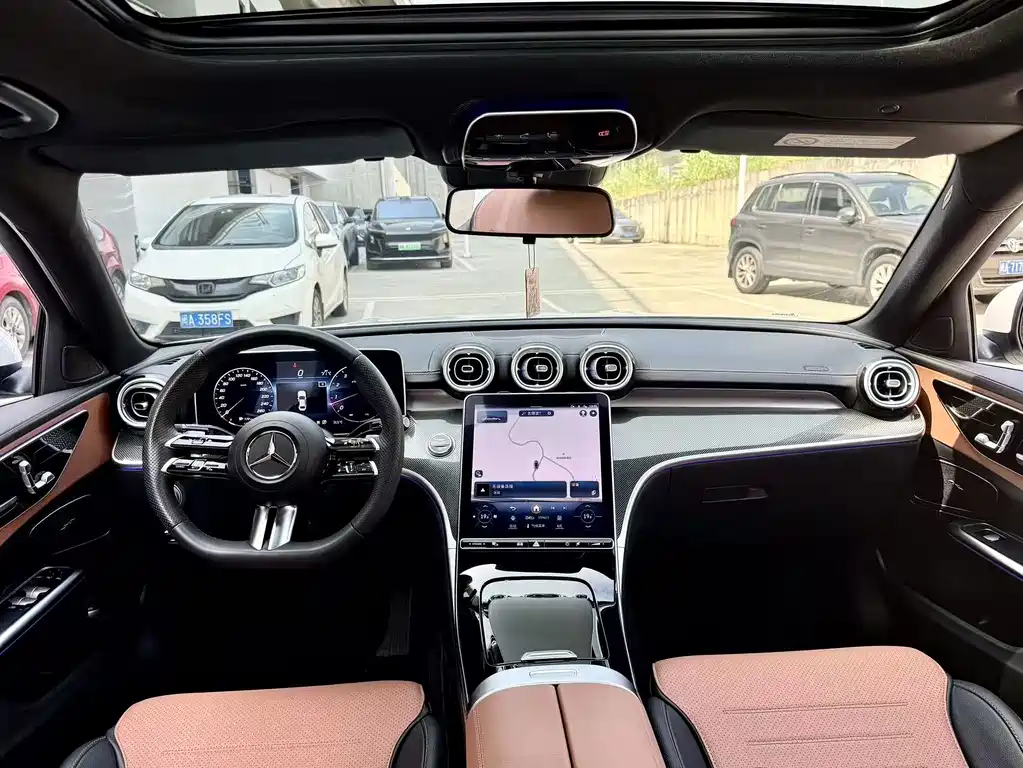 Mercedes-Benz C-Class — миниатюра 8