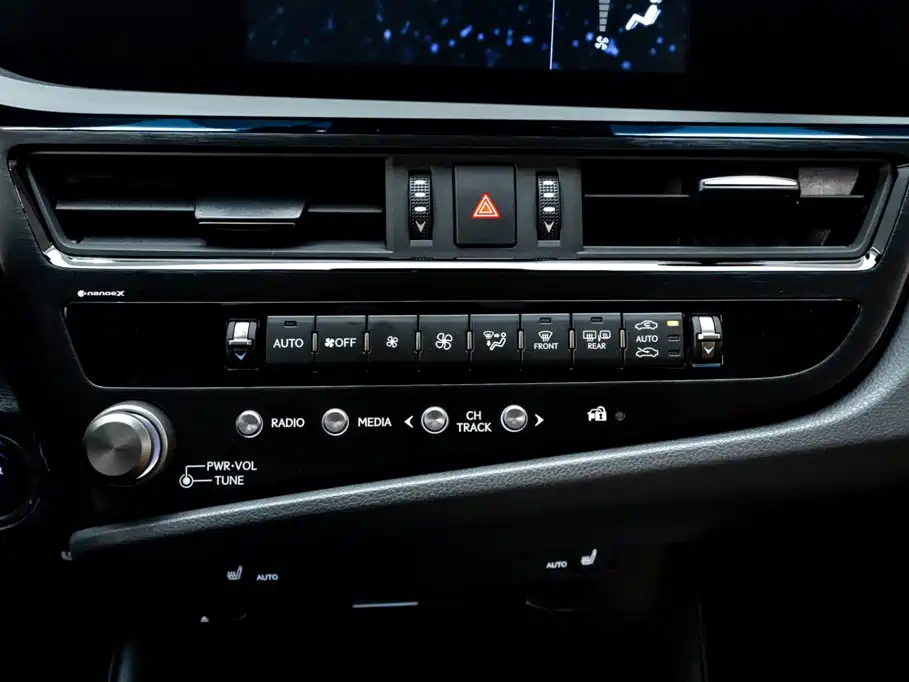 Lexus ES — миниатюра 21
