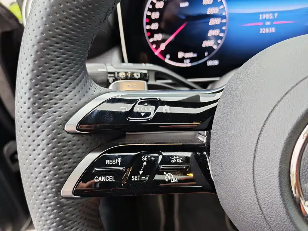 Mercedes-Benz GLC — миниатюра 11