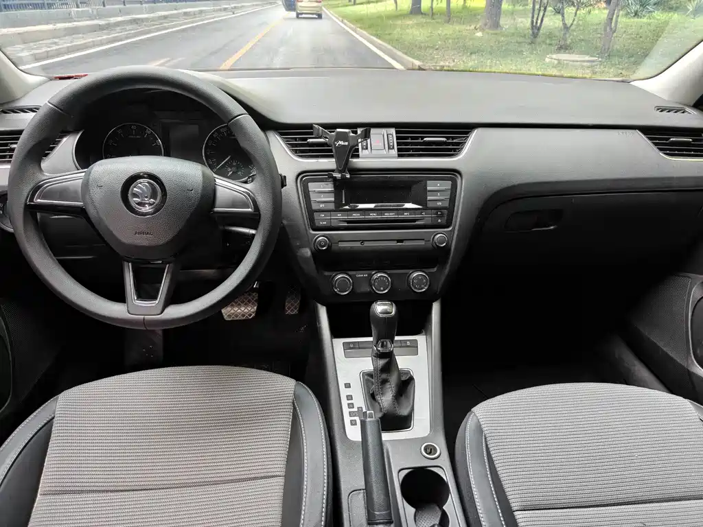 Skoda Octavia — миниатюра 6