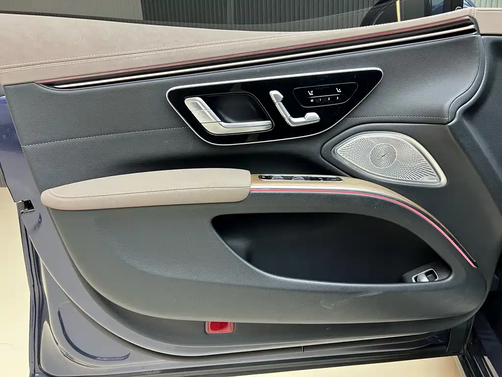 Mercedes-Benz EQS 2022 450+