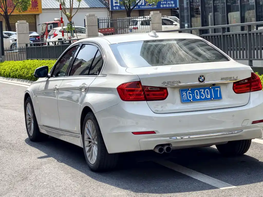 BMW 3 Series — миниатюра 3