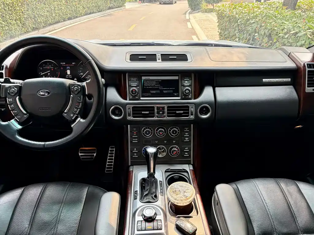 Land Rover Range Rover — миниатюра 7