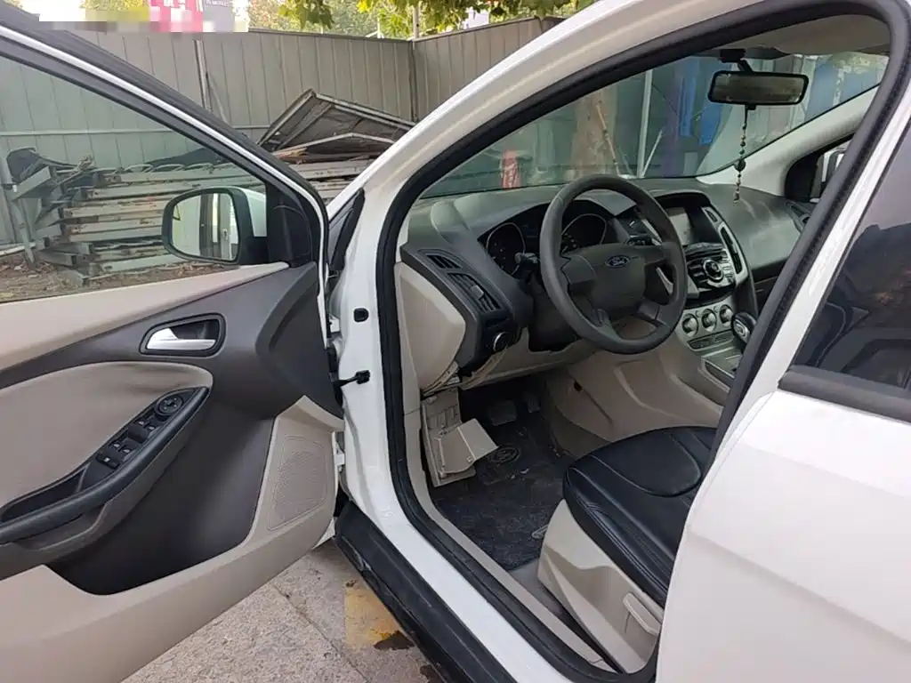 Ford Focus — миниатюра 16