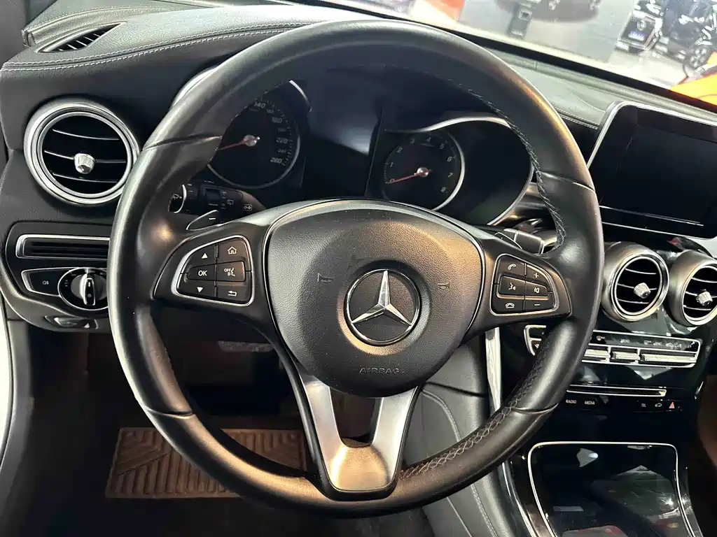 Mercedes-Benz GLC 2017 GLC 200 4MATIC