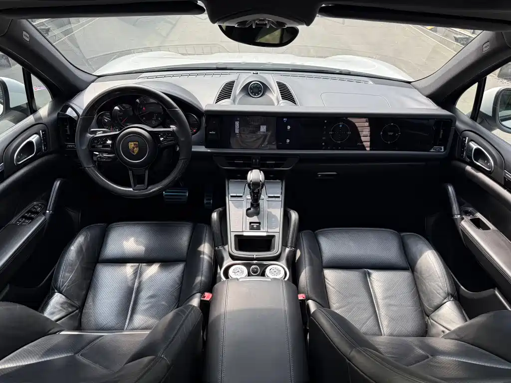 Porsche Cayenne — миниатюра 10