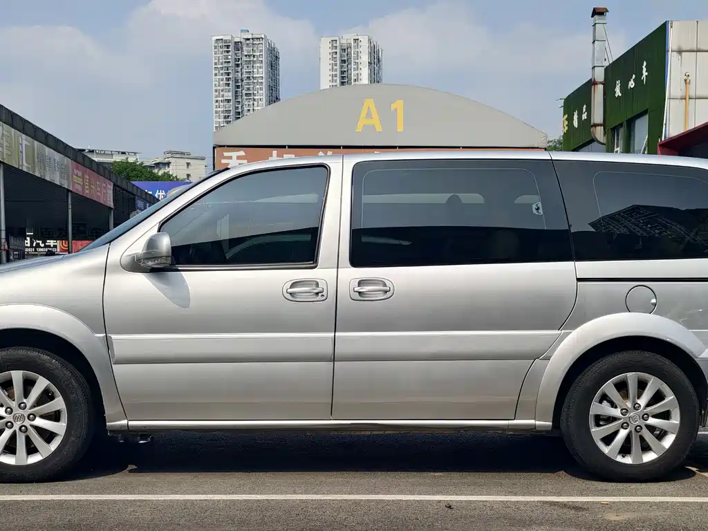 Buick GL8 — миниатюра 5
