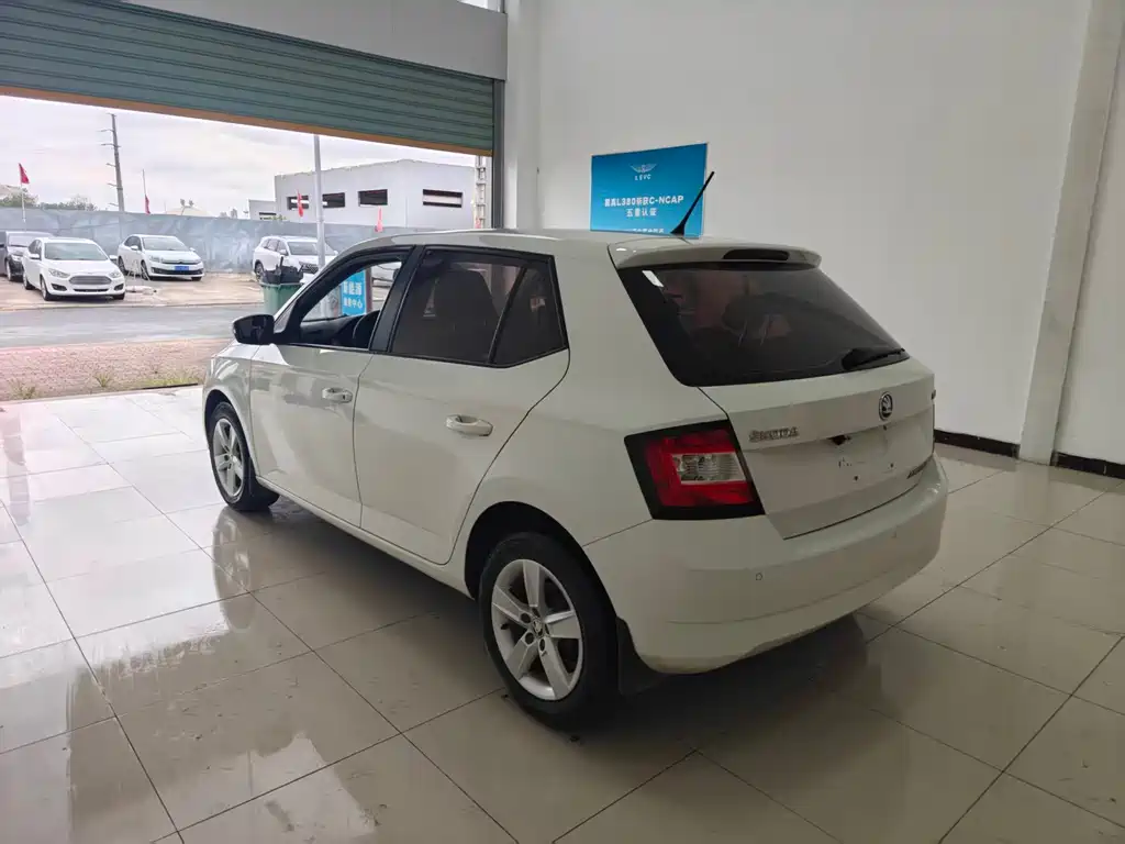 Skoda Fabia — миниатюра 14
