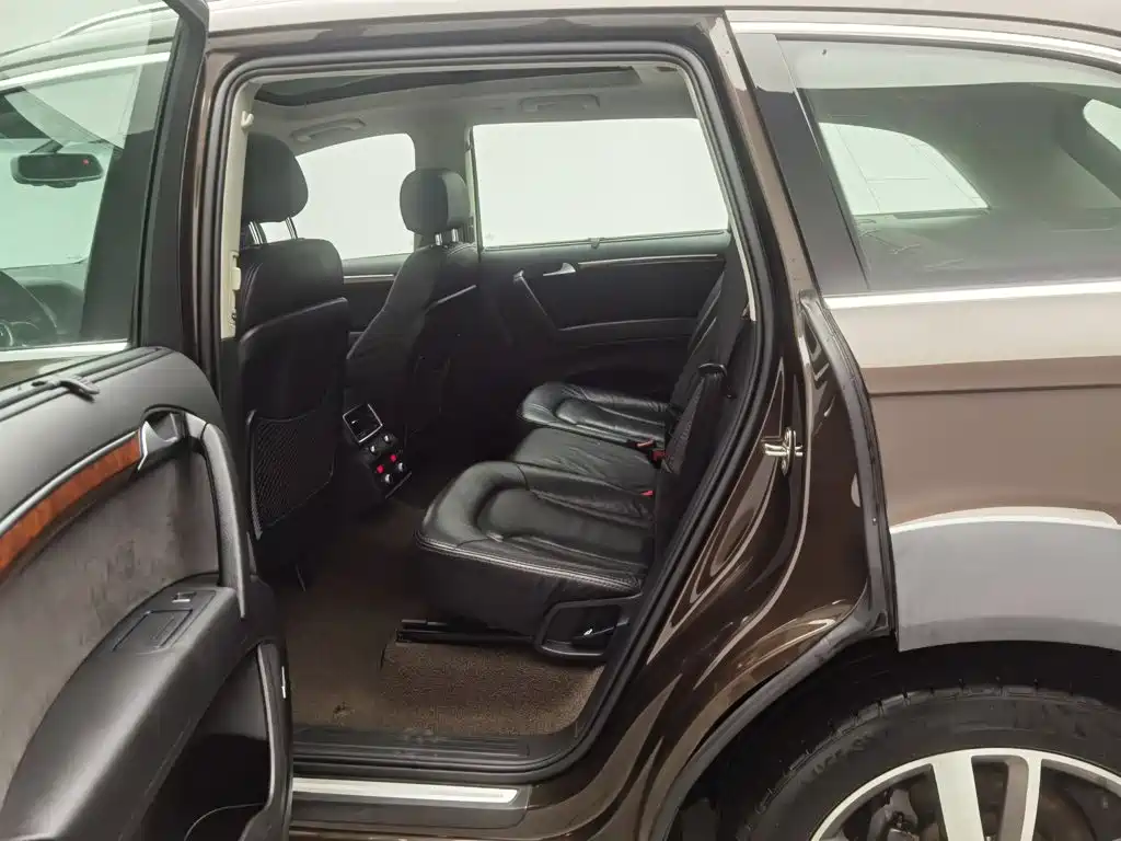 Audi Q7 — миниатюра 15