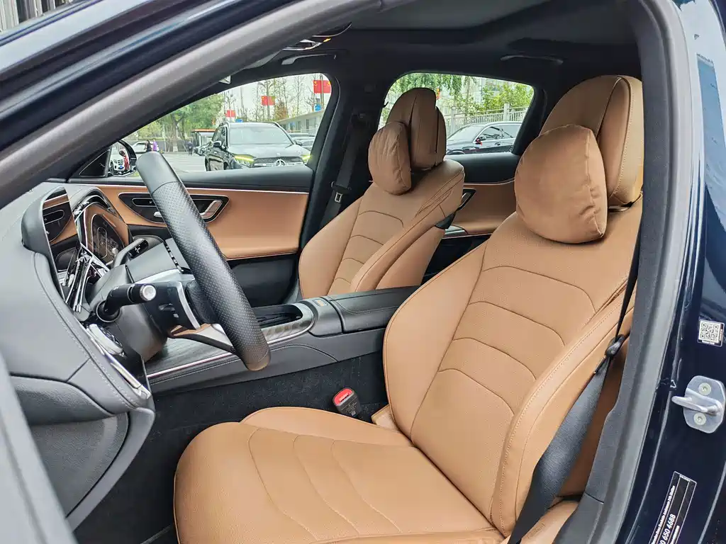 Mercedes-Benz E-Class — миниатюра 6