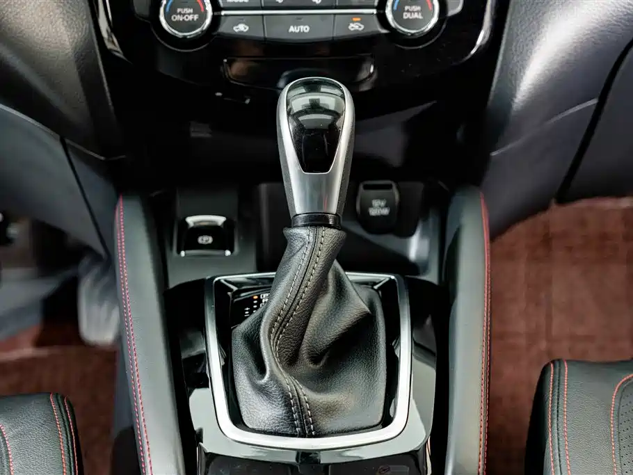 Nissan Qashqai — миниатюра 14