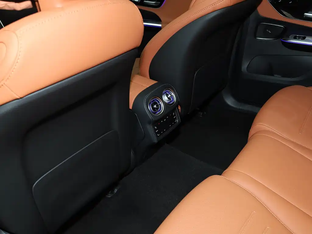 Mercedes-Benz GLC 2025 GLC 260 L 4MATIC Luxury