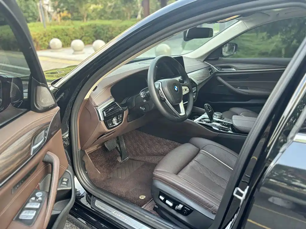 BMW 5 Series — миниатюра 16