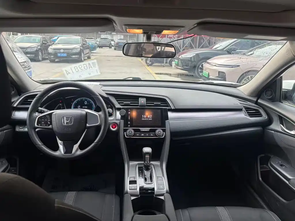 Honda Civic — миниатюра 6