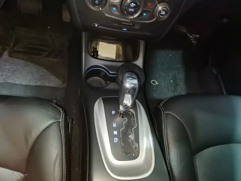 Dodge Journey — миниатюра 14