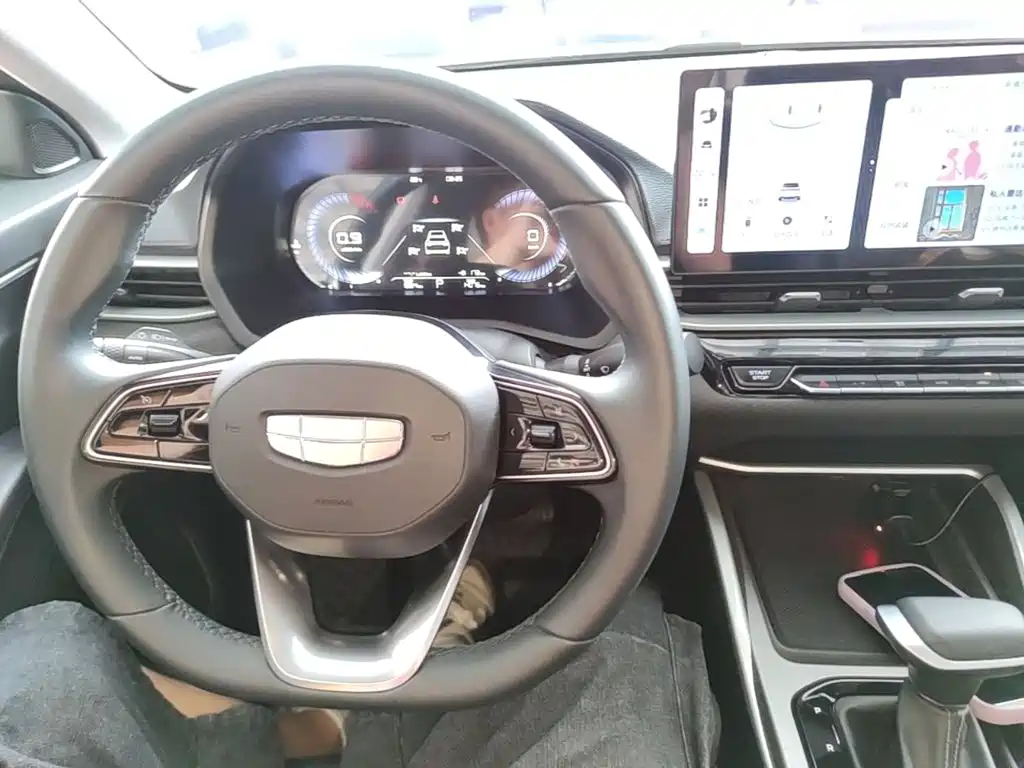 Geely Emgrand 2025 4 1.5L CVT Luxury