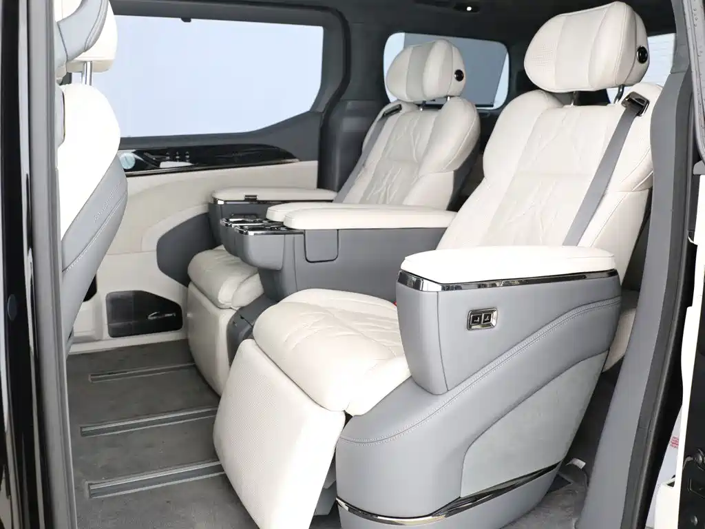 Zeekr 009 2024 мест Executive 108kWh