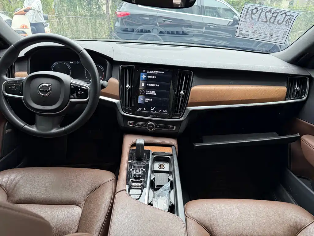Volvo S90 — миниатюра 9