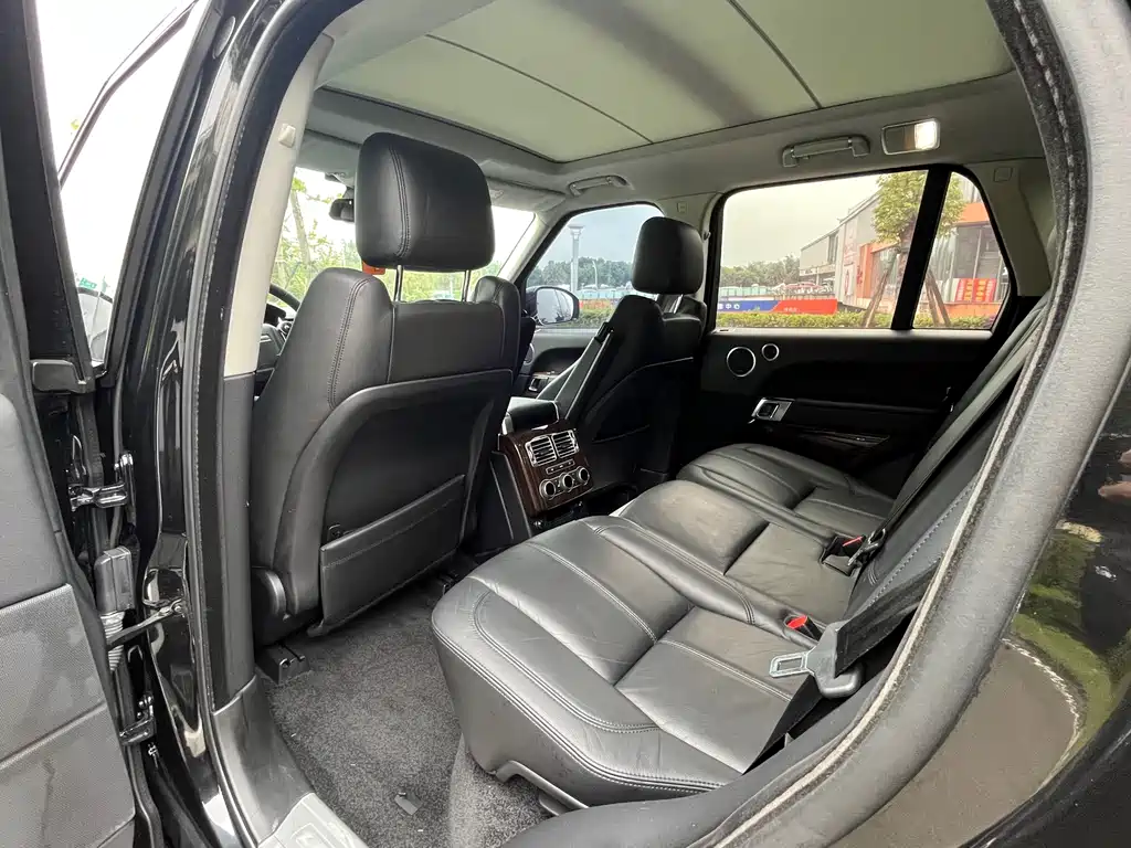Land Rover Range Rover — миниатюра 8