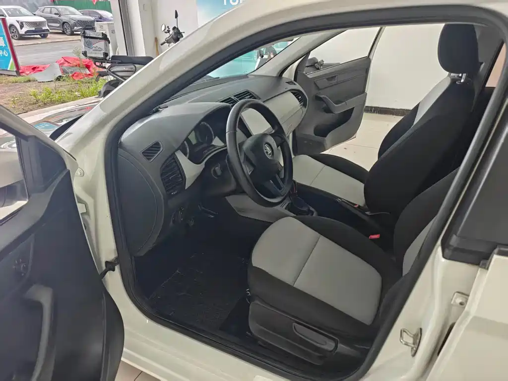 Skoda Fabia — миниатюра 5
