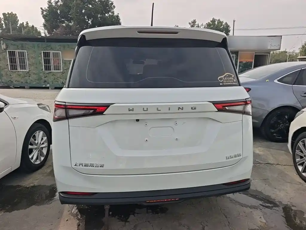 Wuling Jiachen — миниатюра 6