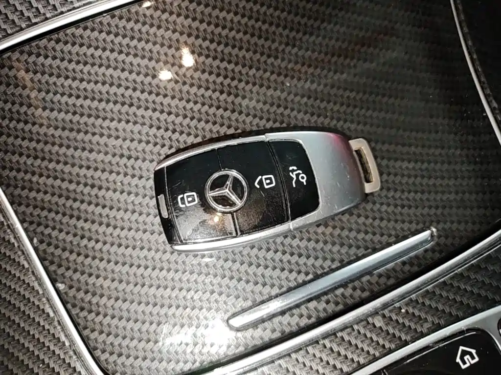 Mercedes-Benz E-Class — миниатюра 9