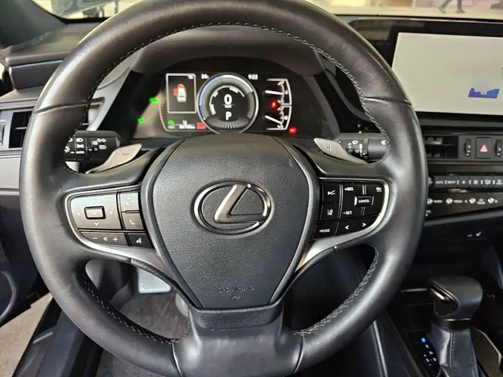 Lexus ES — миниатюра 11
