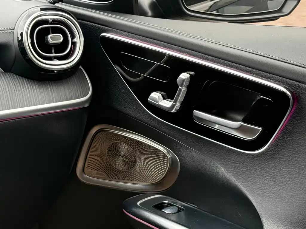 Mercedes-Benz C-Class — миниатюра 20