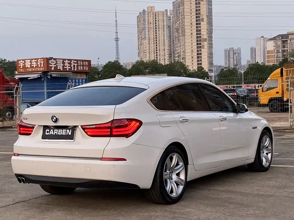 BMW 5 Series GT — миниатюра 9