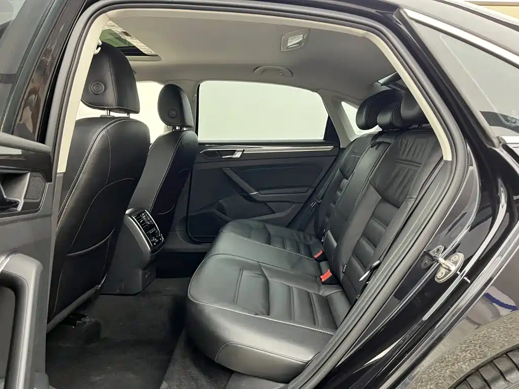 Volkswagen Passat — миниатюра 7