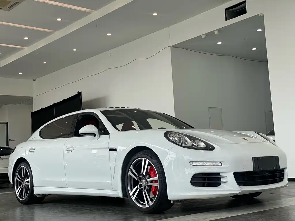 Porsche Panamera 2013 Panamera Platinum Edition 3.6L