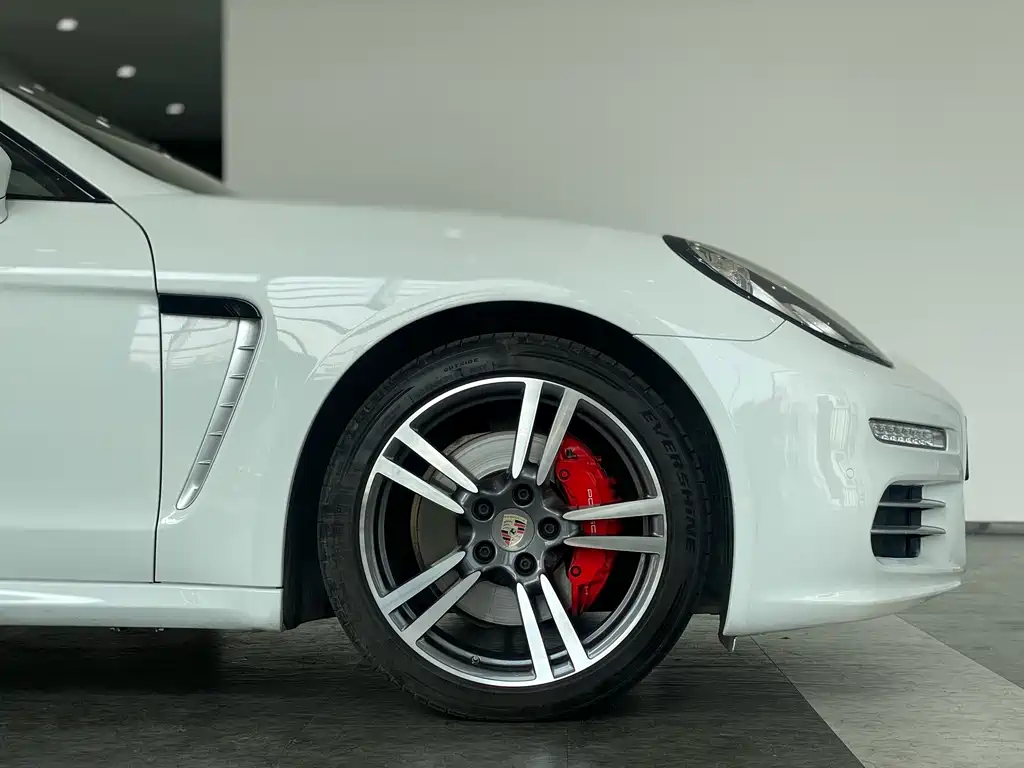 Porsche Panamera 2013 Panamera Platinum Edition 3.6L