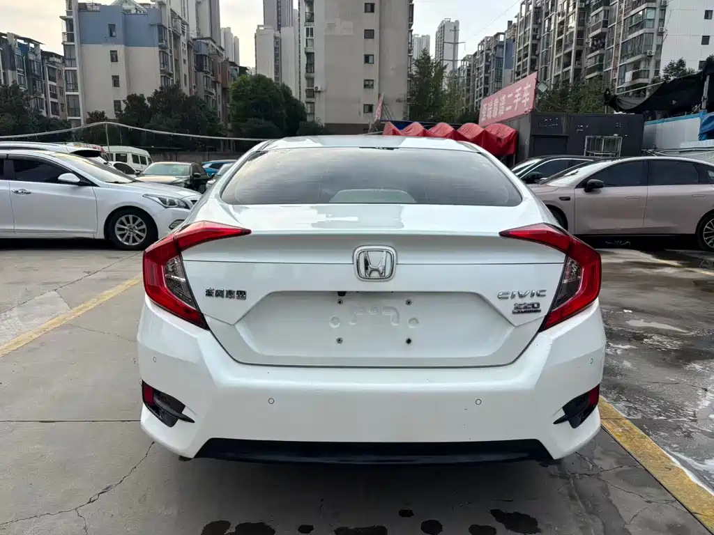 Honda Civic — миниатюра 8