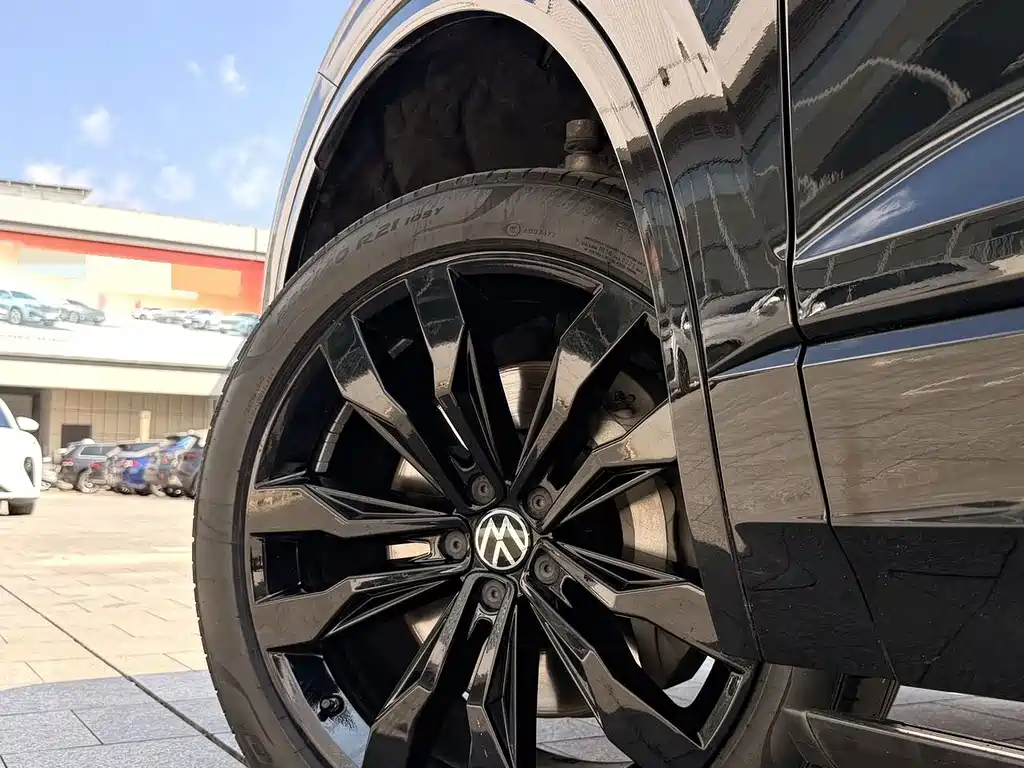 Volkswagen Touareg — миниатюра 8