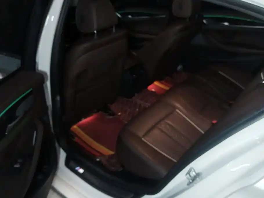 BMW 5 Series — миниатюра 10