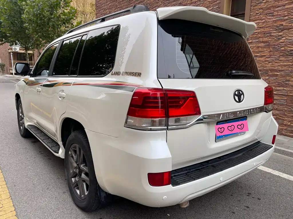 Toyota Land Cruiser — миниатюра 3