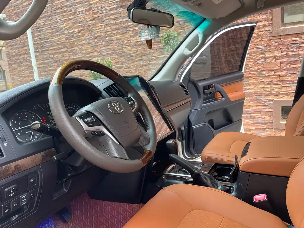 Toyota Land Cruiser — миниатюра 5