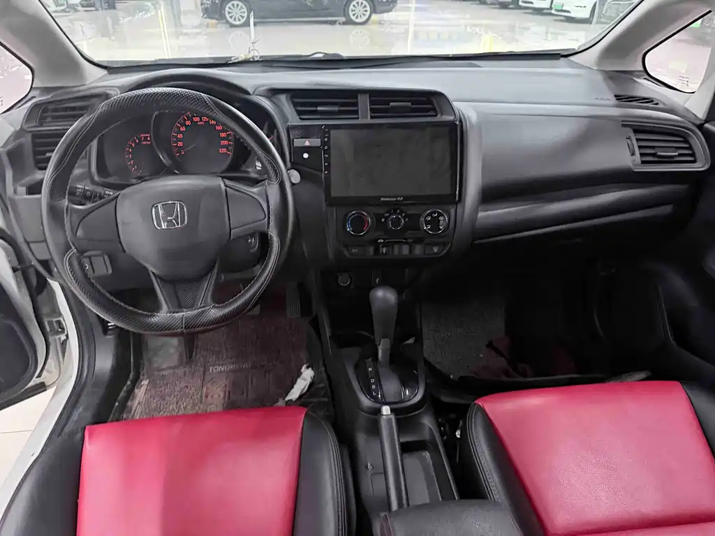 Honda Fit — миниатюра 6